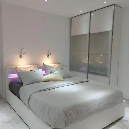 Apartamento Nido Del Deluxe 2y2 En 1a Linéa Pool Wifi 2aire 2tv *
